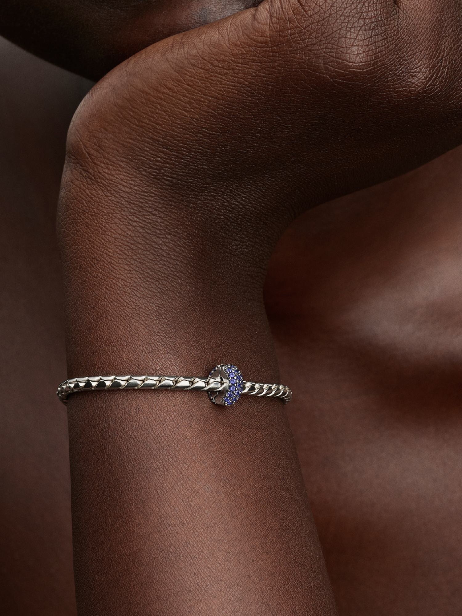 Royal Blue Stone Clip Charm | Sterling silver | Pandora SG