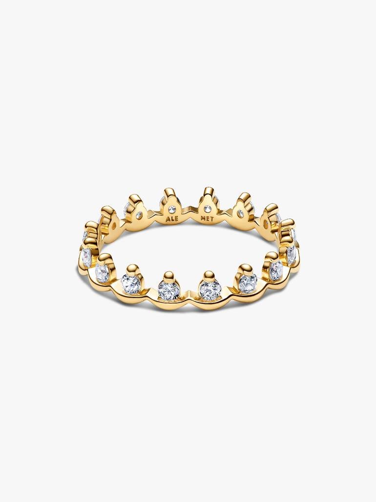 Sparkling Regal Band Ring