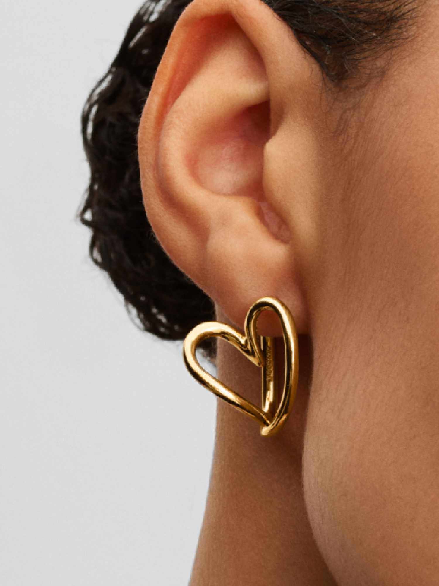 Organically Shaped Heart Hoop Earrings | Gold plated | Pandora SG