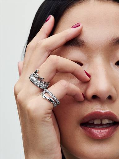Sparkling Intertwined Wave Ring
